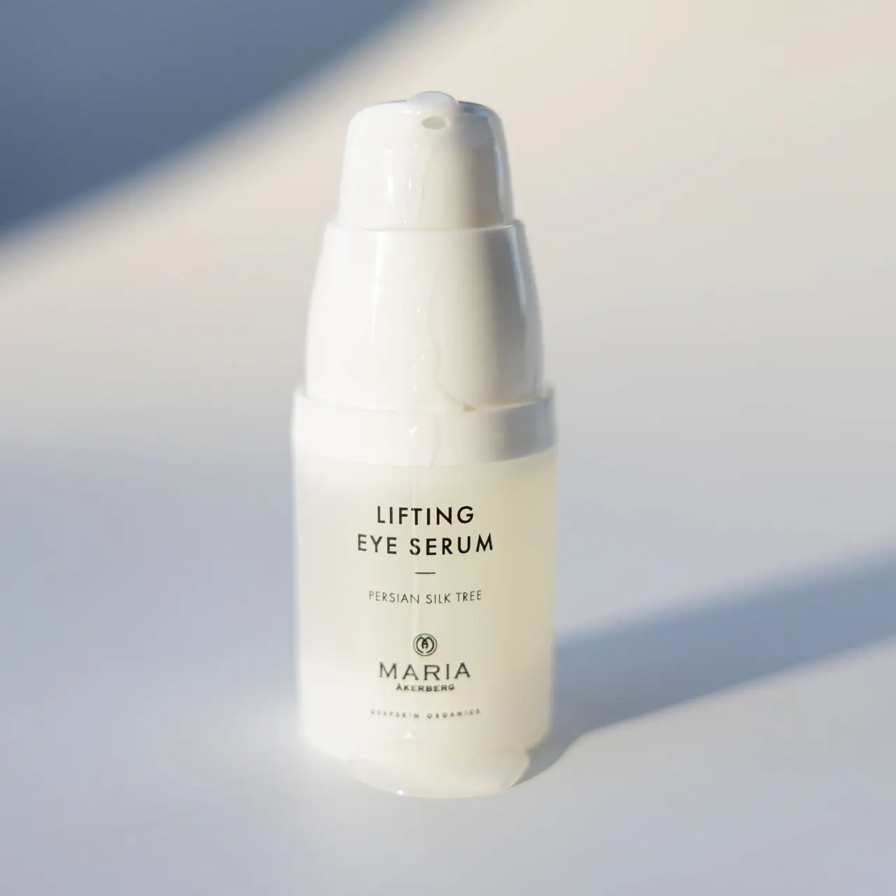 Lifting Eye Serum från MARIA ÅKERBERG – uppstramande ögonserum som minskar svullnad och fina linjer runt ögonen